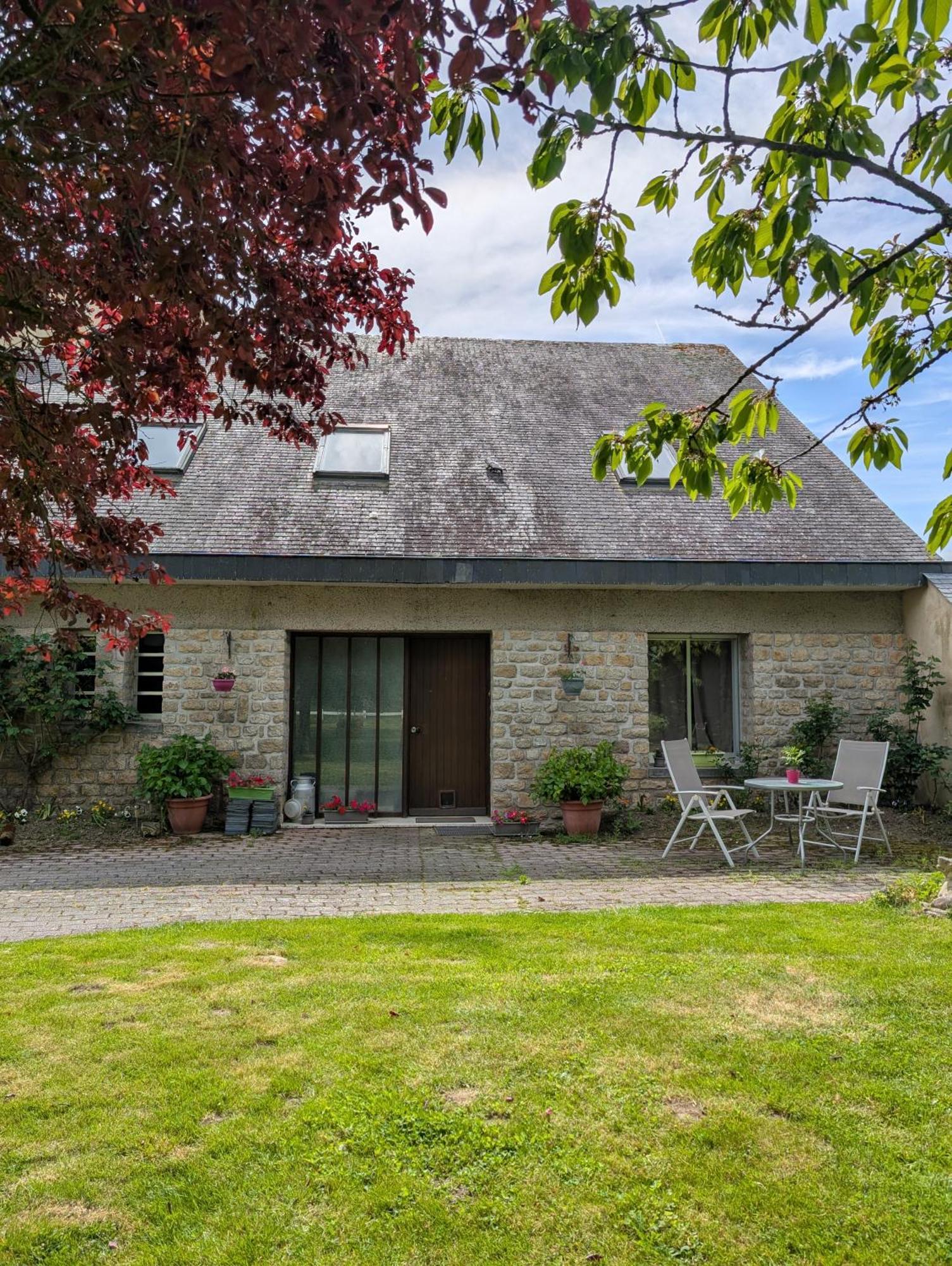 A L Ombre Du Mont Saint Michel Acomodação com café da manhã Huisnes-sur-Mer Exterior foto